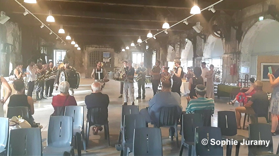 La Fanfare du Contrevent au Festival du Recyclage Artistique 2025 photo par Sophie Juramy